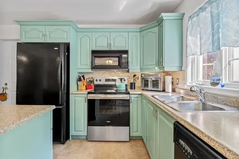 9 Nathan Way Topsham ME 04086