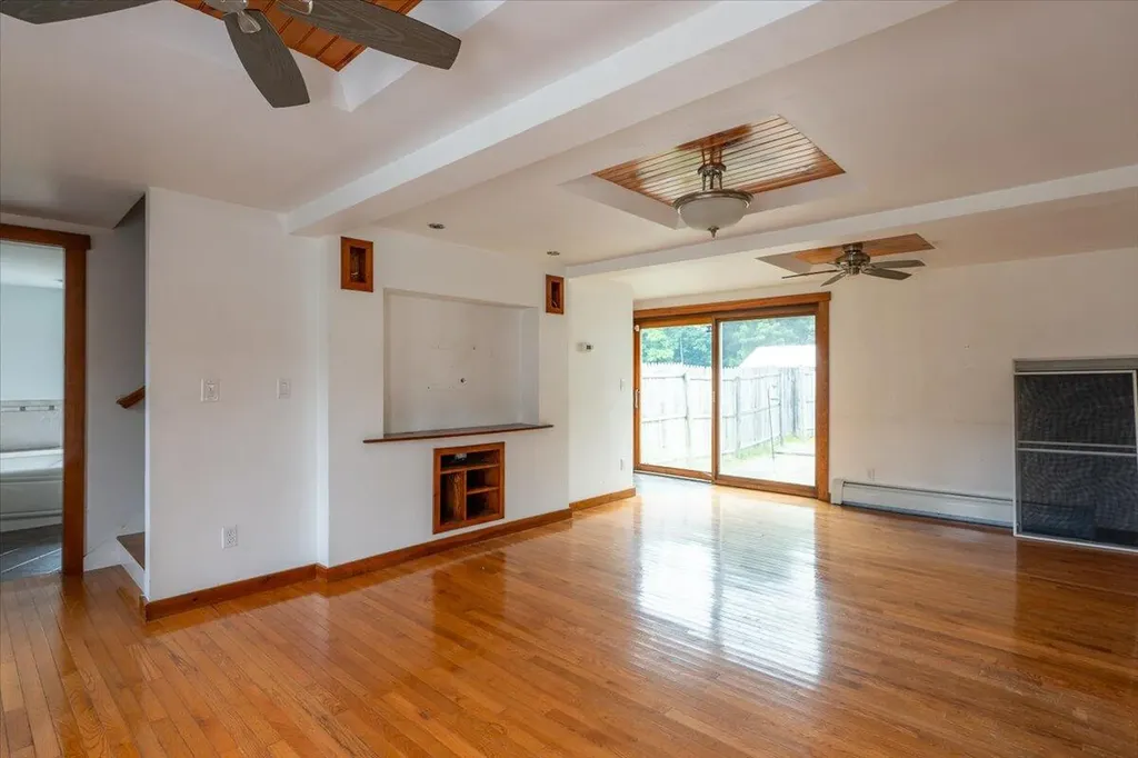317 Augusta Road Washington ME 04574