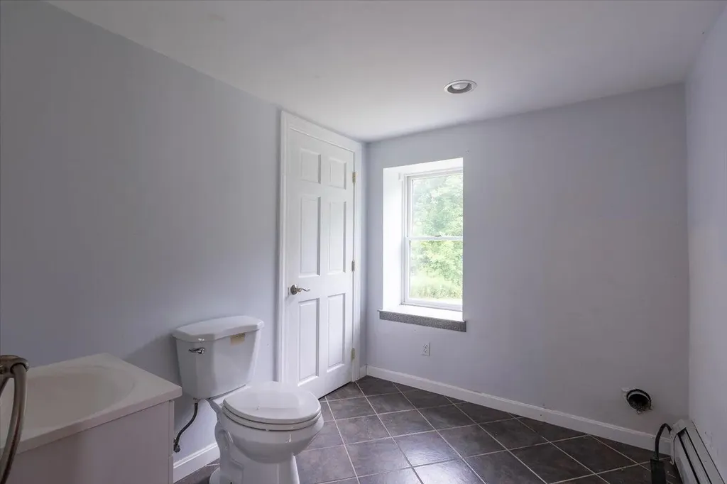 317 Augusta Road Washington ME 04574