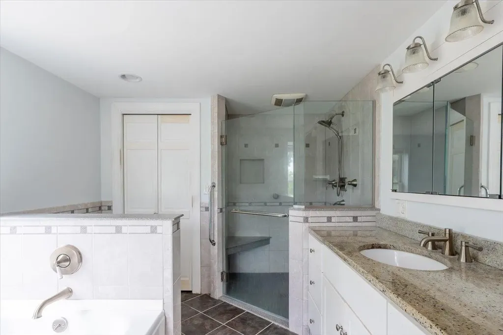 317 Augusta Road Washington ME 04574