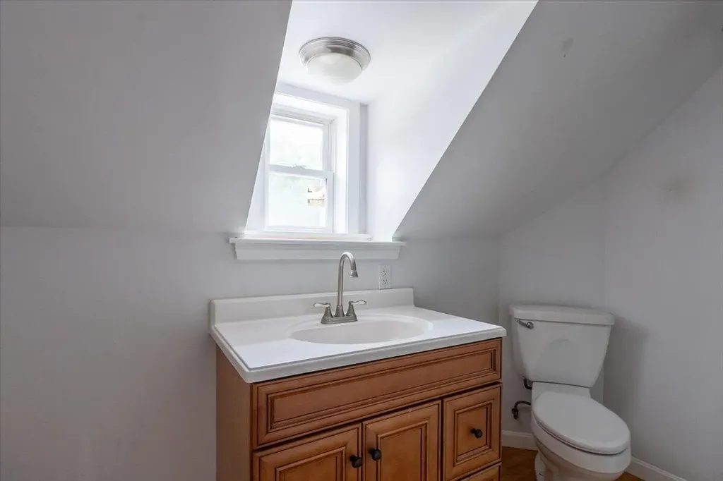 317 Augusta Road Washington ME 04574