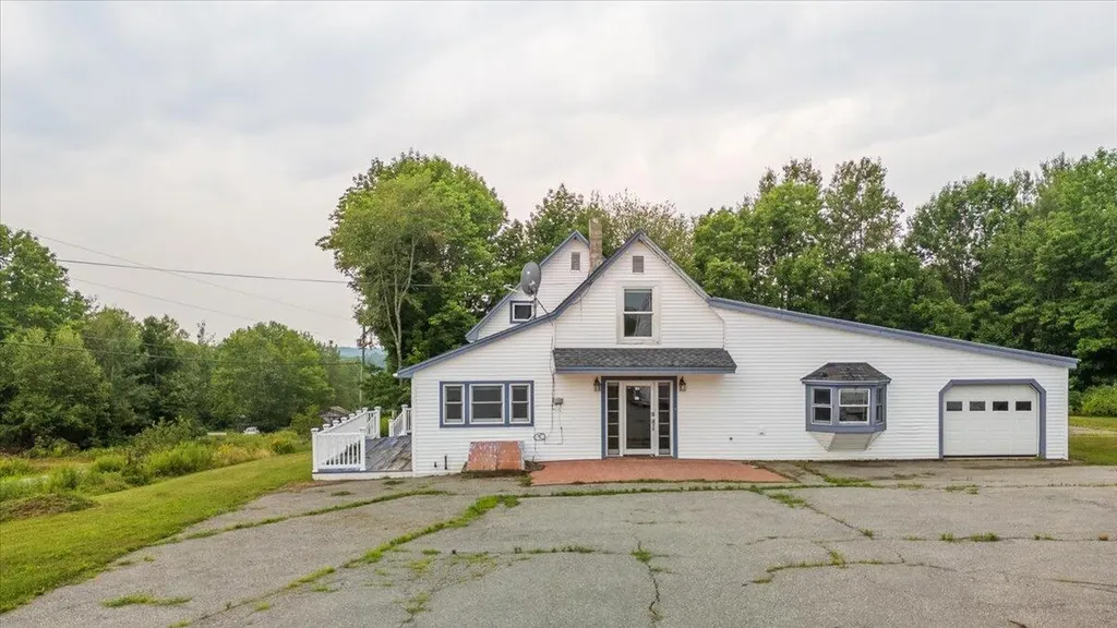 317 Augusta Road Washington ME 04574