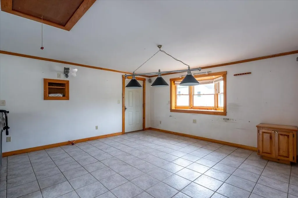 317 Augusta Road Washington ME 04574
