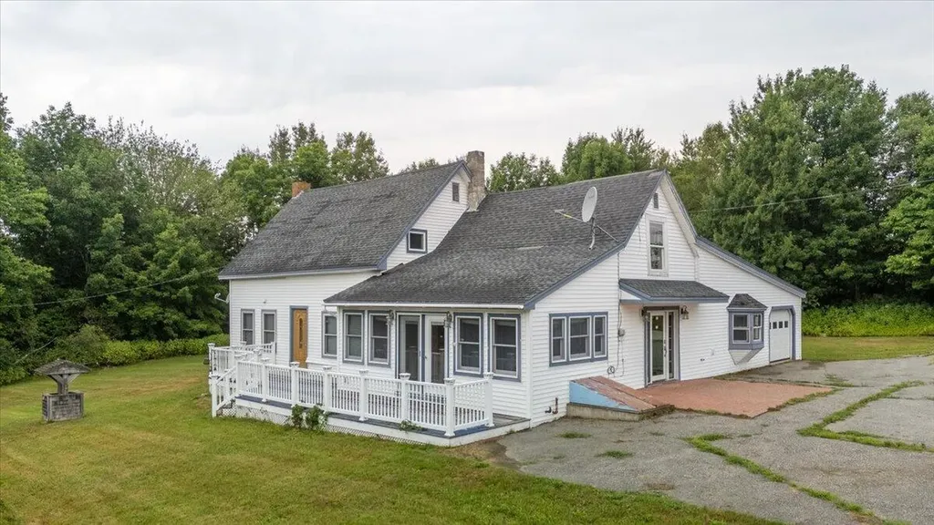 317 Augusta Road Washington ME 04574