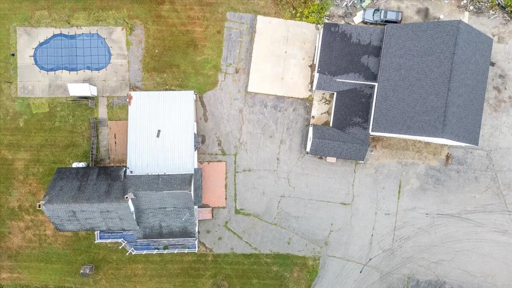 317 Augusta Road Washington ME 04574