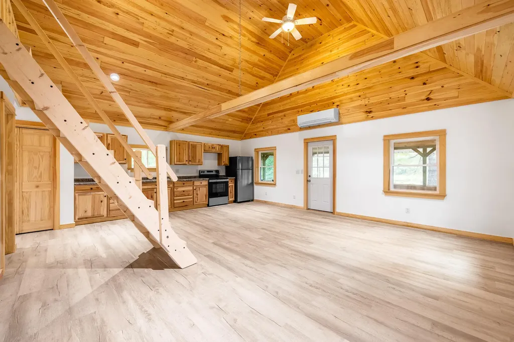 5 Pine Street Lane Maxfield ME 04453