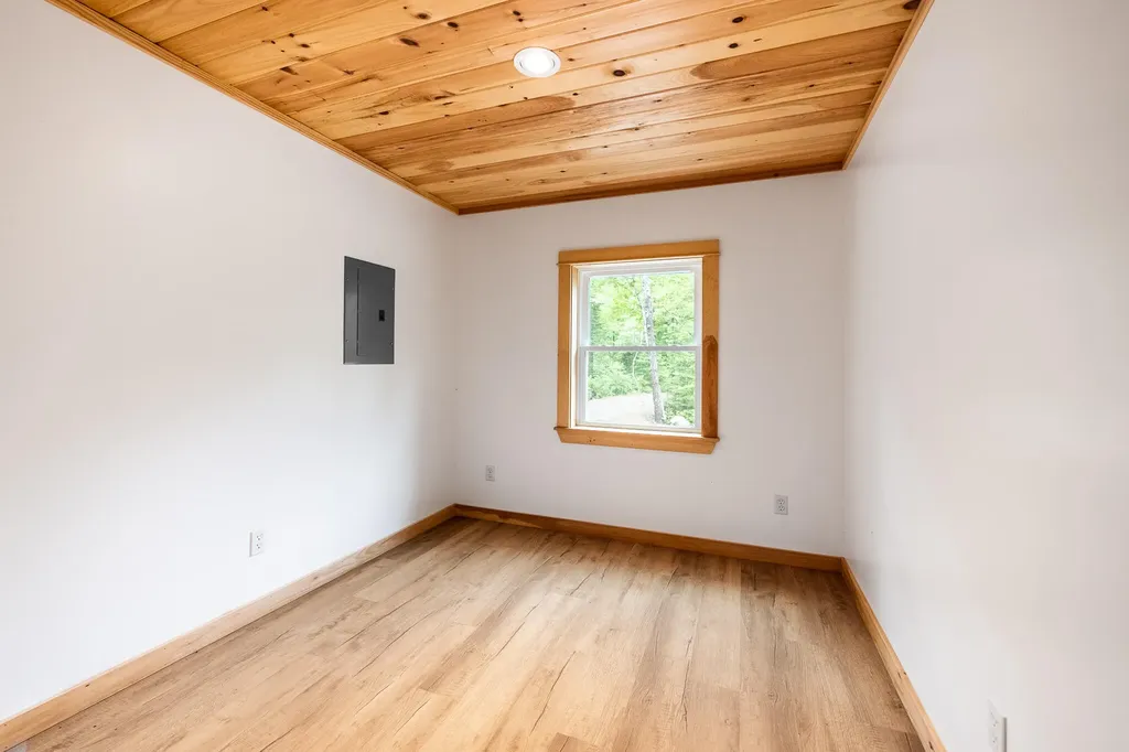 5 Pine Street Lane Maxfield ME 04453