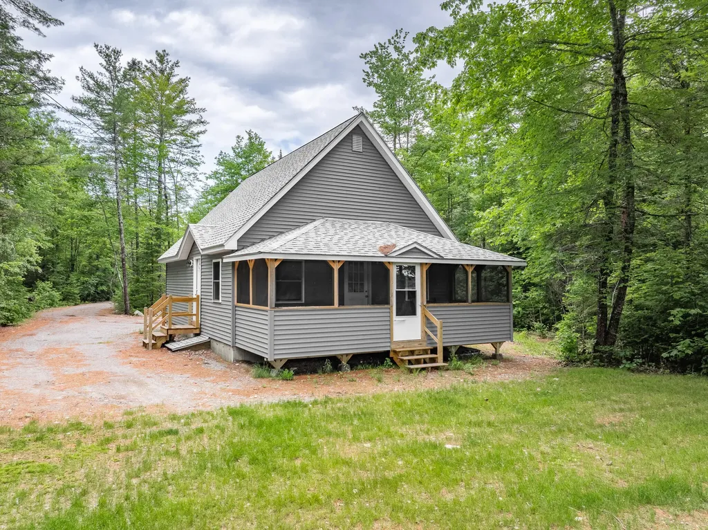 5 Pine Street Lane Maxfield ME 04453