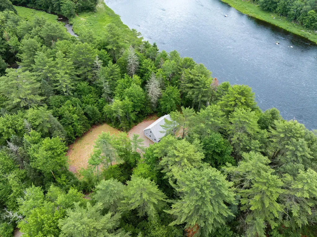 5 Pine Street Lane Maxfield ME 04453