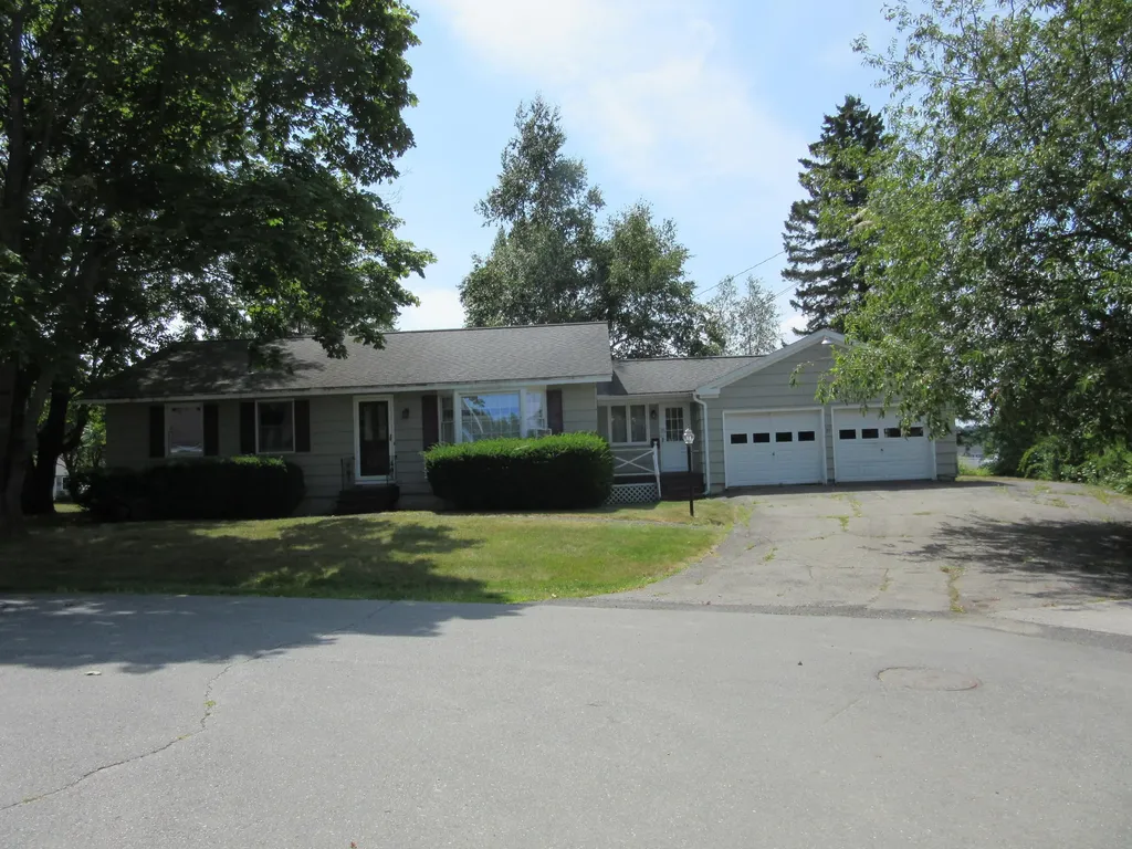 21 Westbrook Terrace Hampden ME 04444