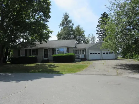 21 Westbrook Terrace Hampden ME 04444