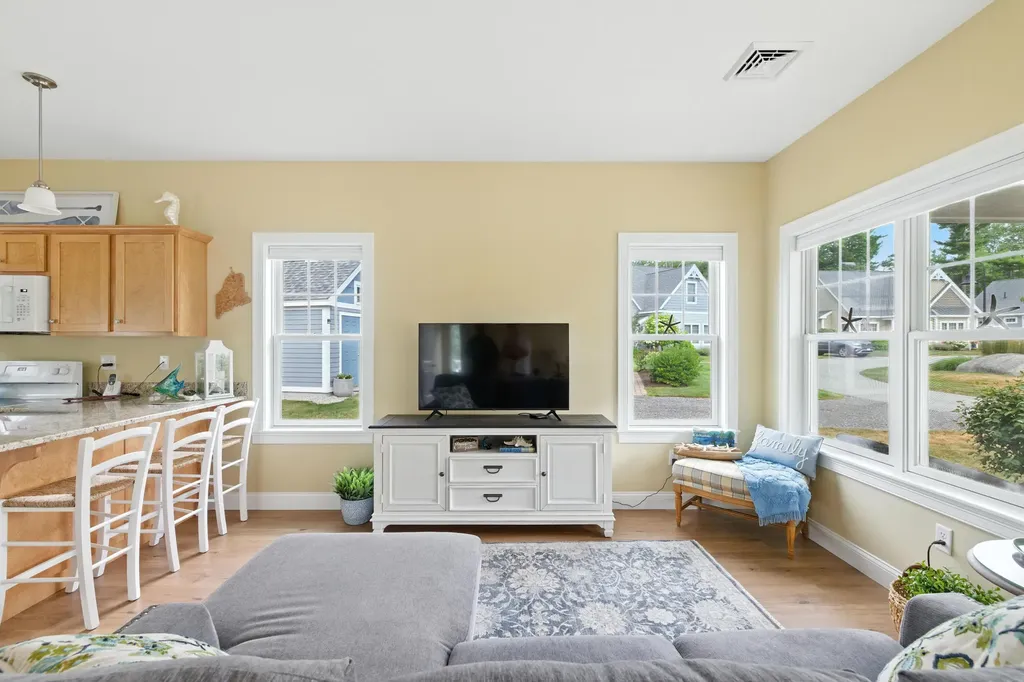 12 Sunrise Lane Arundel ME 04046
