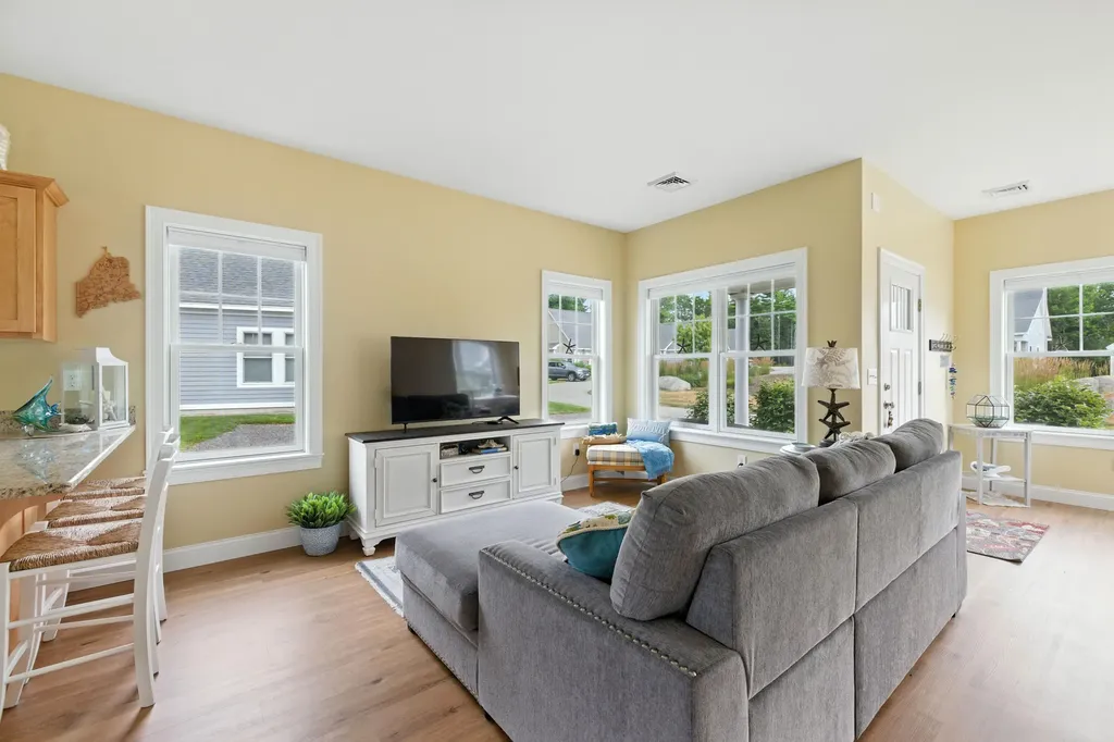12 Sunrise Lane Arundel ME 04046