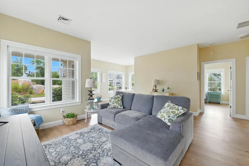 12 Sunrise Lane Arundel ME 04046