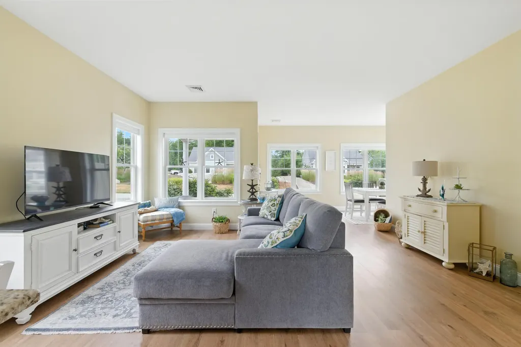 12 Sunrise Lane Arundel ME 04046