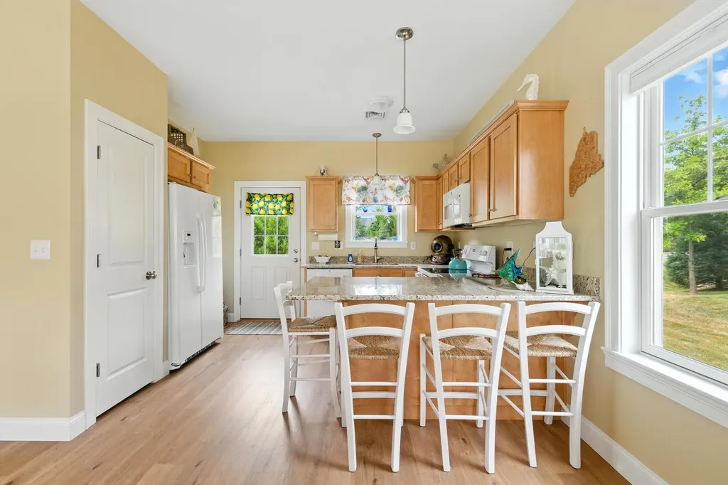 12 Sunrise Lane Arundel ME 04046