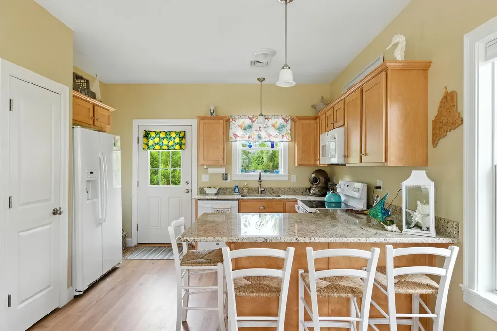 12 Sunrise Lane Arundel ME 04046