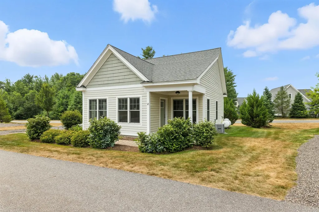 12 Sunrise Lane Arundel ME 04046