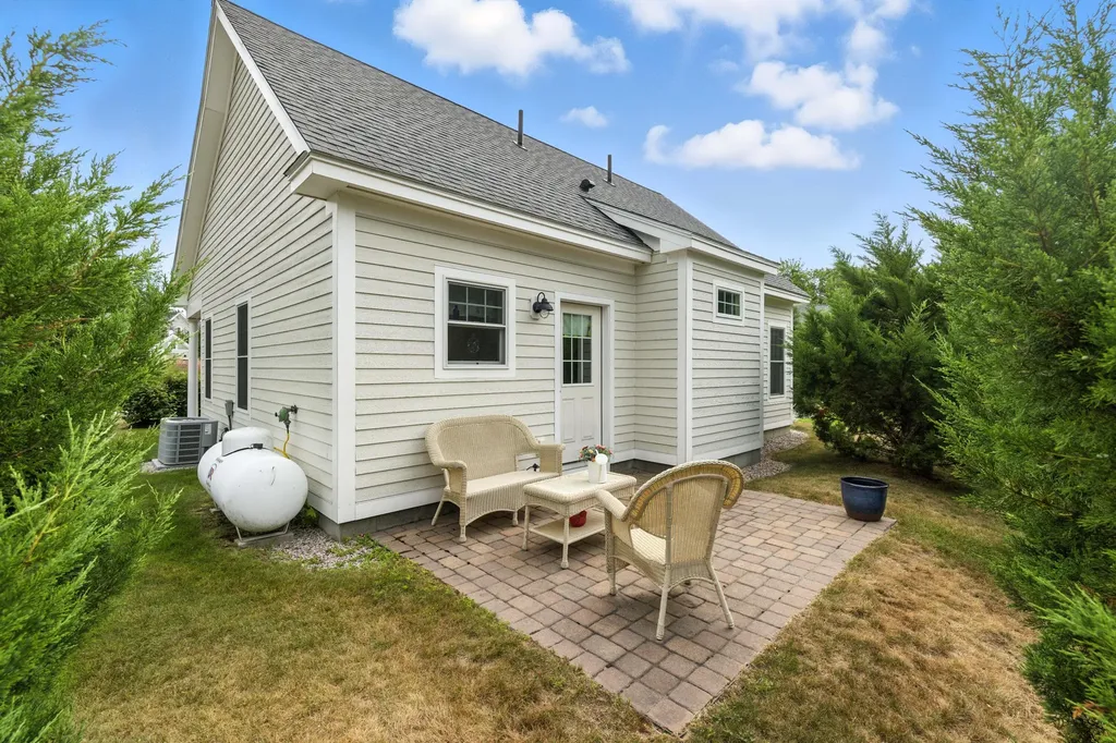 12 Sunrise Lane Arundel ME 04046