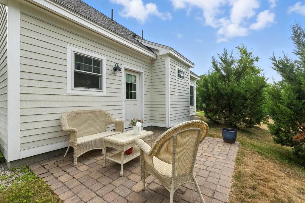 12 Sunrise Lane Arundel ME 04046