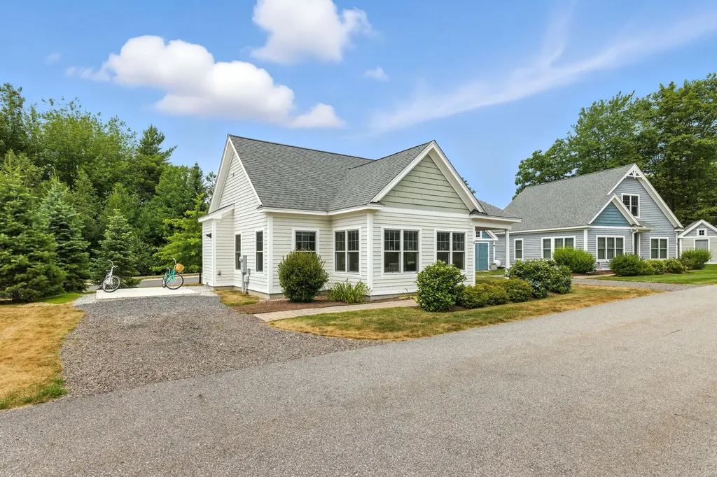 12 Sunrise Lane Arundel ME 04046
