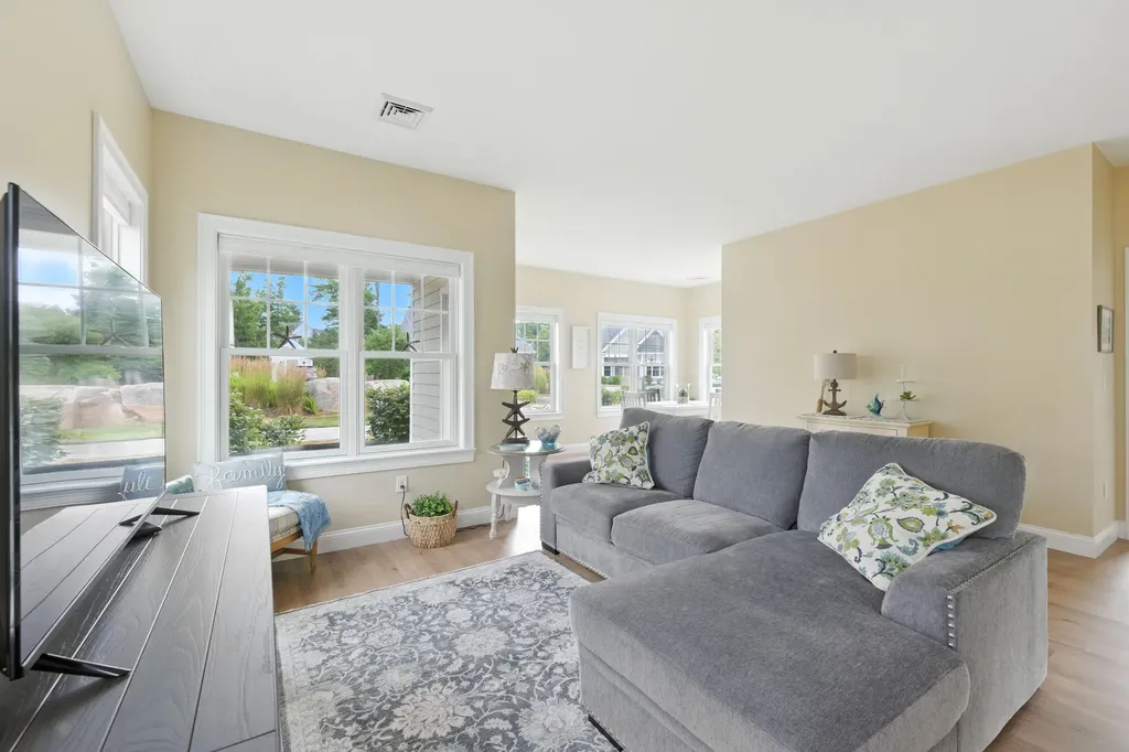 12 Sunrise Lane Arundel ME 04046