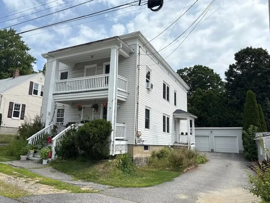11 Eaton Street Lewiston ME 04240