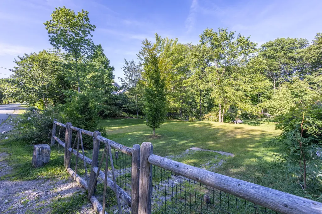 11 Spruce Street Rockport ME 04856