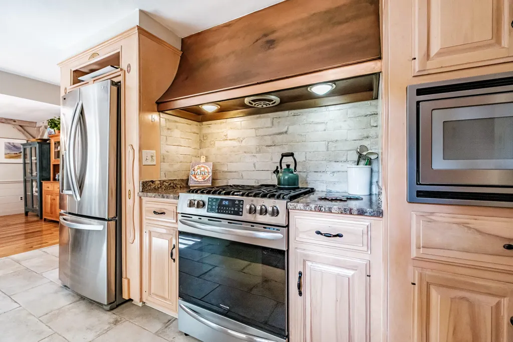 13 Glenhaven Circle W Saco ME 04072