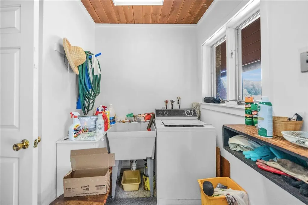 127 Johnson Point Road Penobscot ME 04476