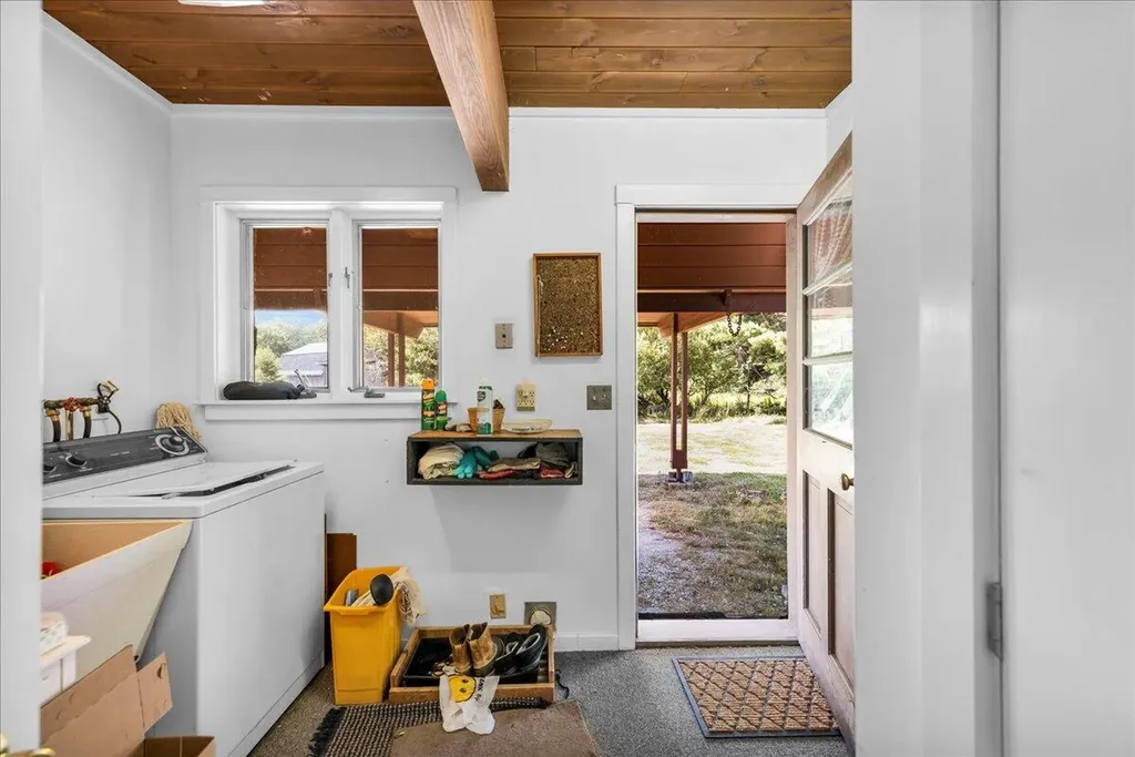 127 Johnson Point Road Penobscot ME 04476