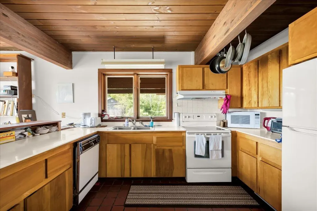 127 Johnson Point Road Penobscot ME 04476