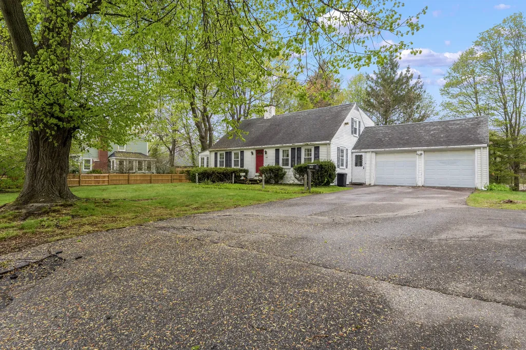 342 York Street York ME 03909