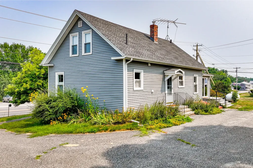 17 Main Street Albion ME 04910