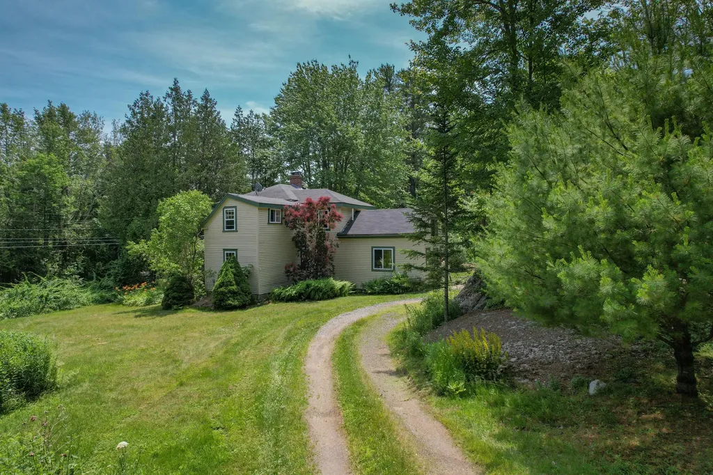 133 N Sedgwick Road Sedgwick ME 04676