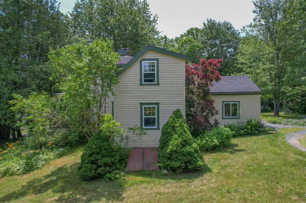 133 N Sedgwick Road Sedgwick ME 04676