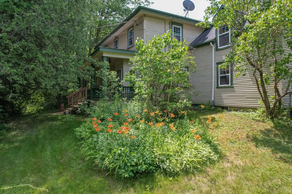 133 N Sedgwick Road Sedgwick ME 04676