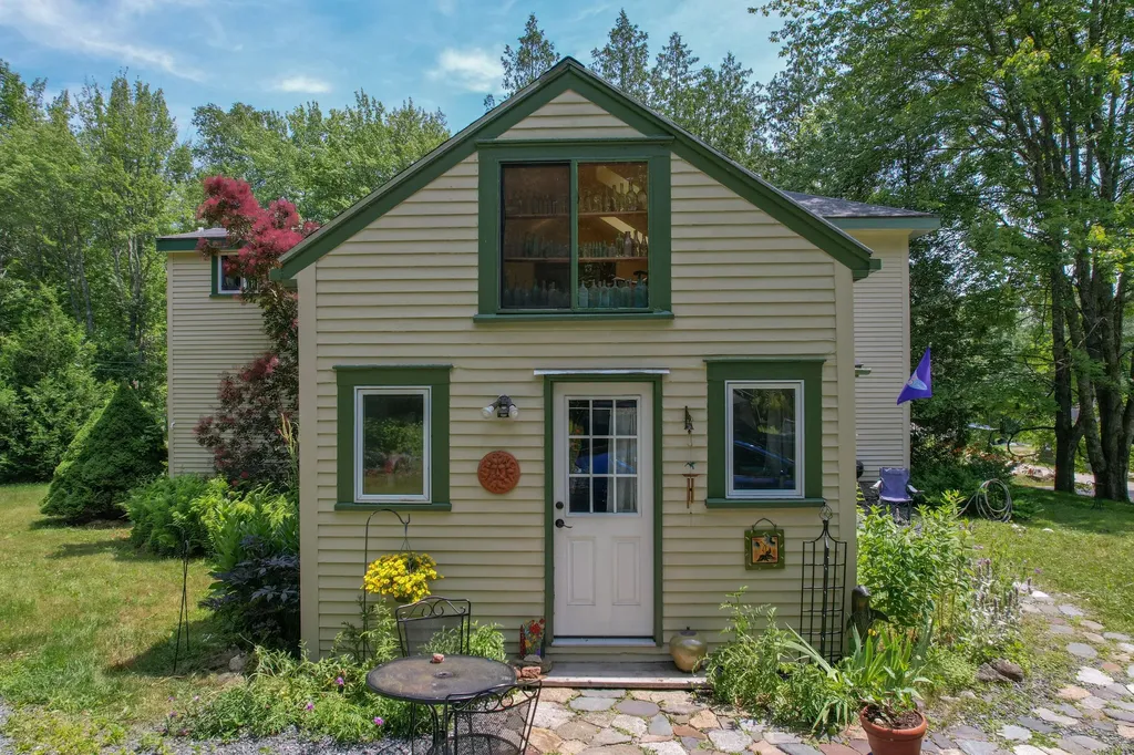 133 N Sedgwick Road Sedgwick ME 04676