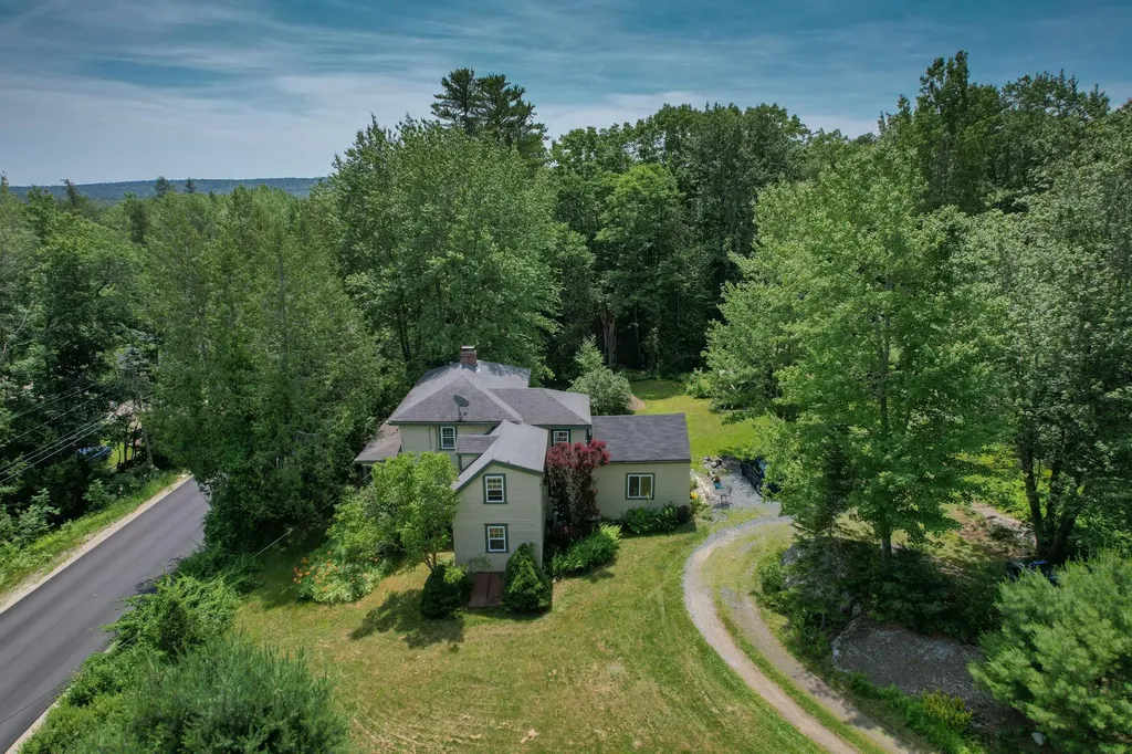133 N Sedgwick Road Sedgwick ME 04676