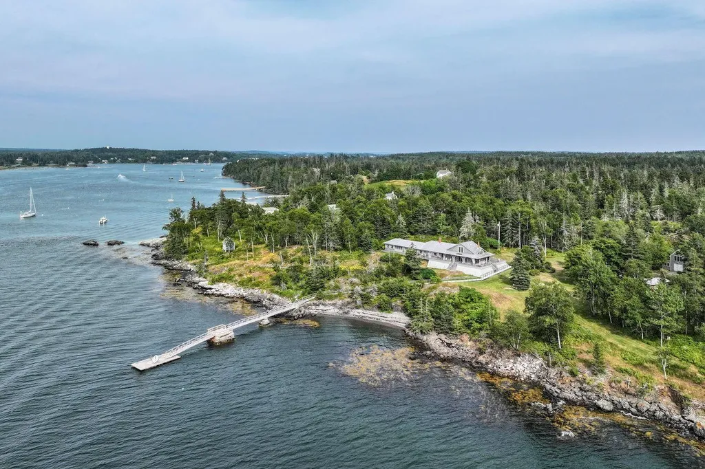 14 Kingsbury Point Vinalhaven ME 04863