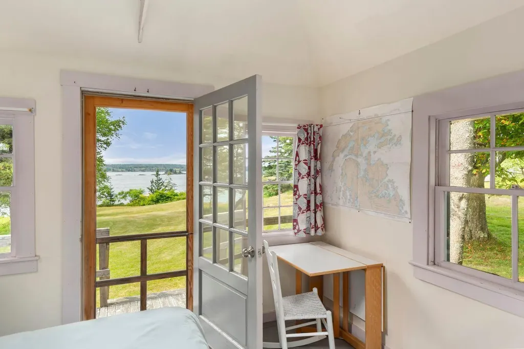 14 Kingsbury Point Vinalhaven ME 04863