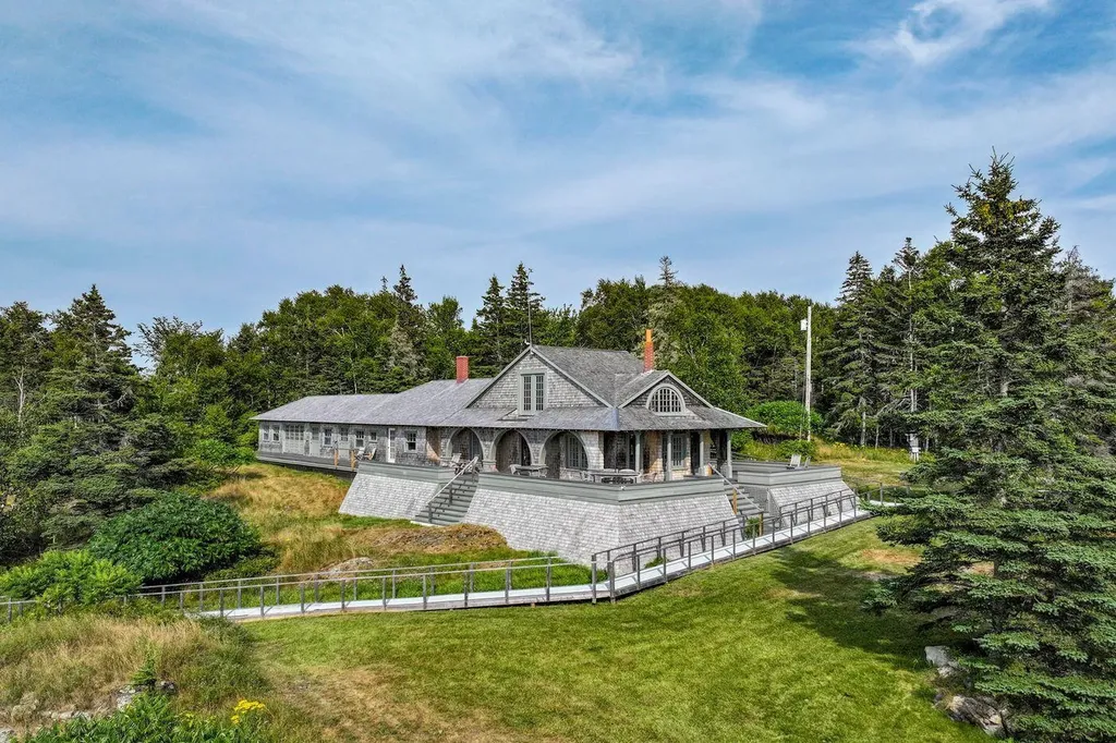 14 Kingsbury Point Vinalhaven ME 04863