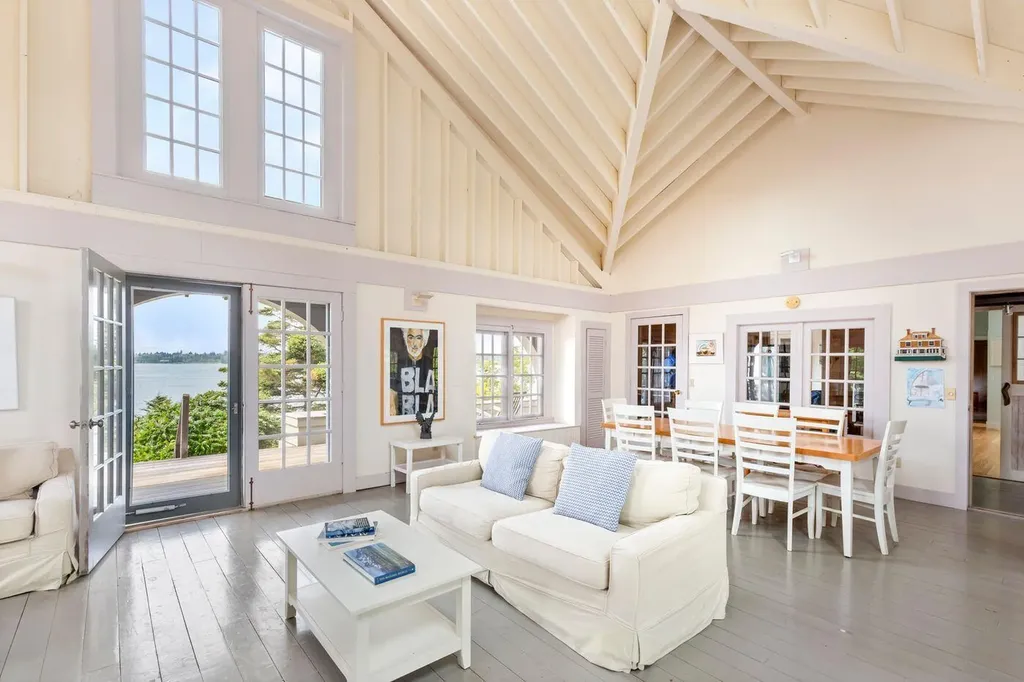 14 Kingsbury Point Vinalhaven ME 04863