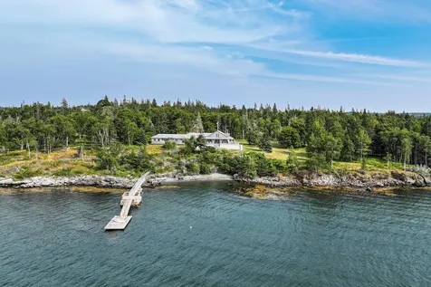 14 Kingsbury Point Vinalhaven ME 04863