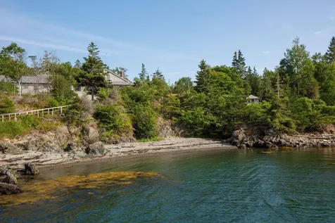 14 Kingsbury Point Vinalhaven ME 04863