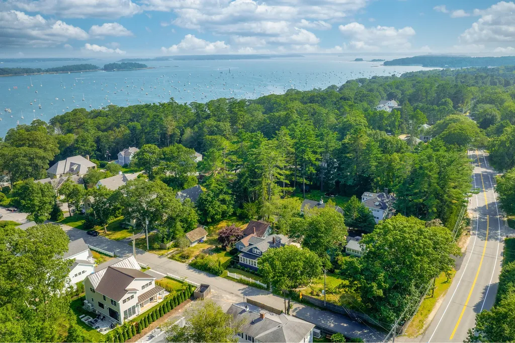 309 Foreside Road Falmouth ME 04105