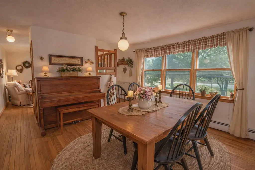 27 Peabody Road Eustis ME 04936