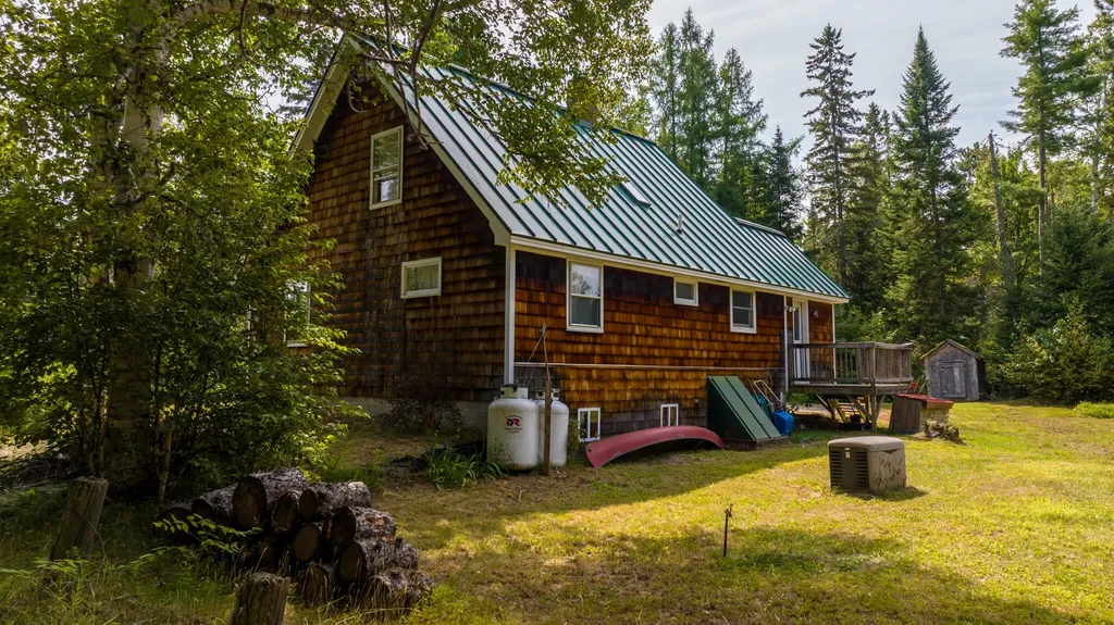 27 Peabody Road Eustis ME 04936