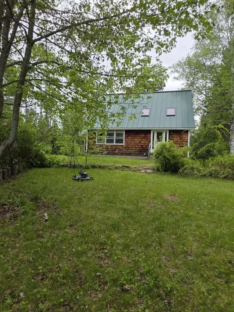 27 Peabody Road Eustis ME 04936