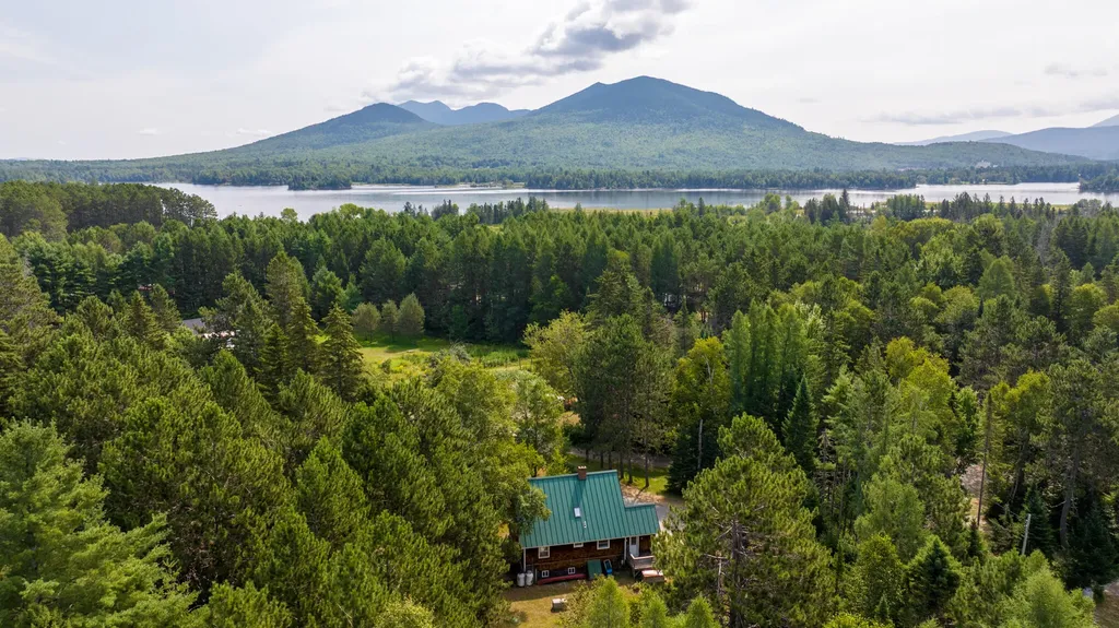 27 Peabody Road Eustis ME 04936